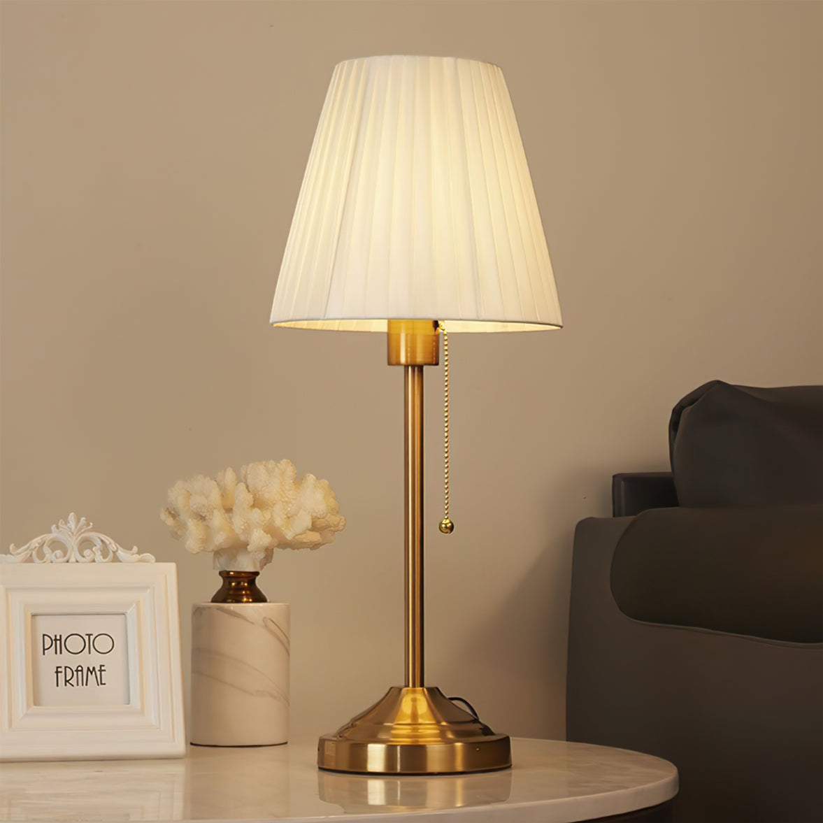 Lampe de Table Design en Laqué | Éclairage Doux et Décor Raffiné