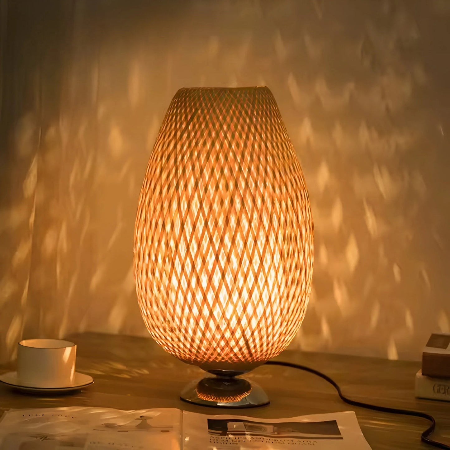 Lampe de Table en Rotin Chaleureuse et Élégante