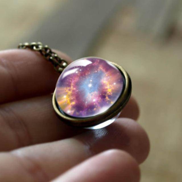 Collier Cosmique Étoilé pour les Amateurs d'Espace