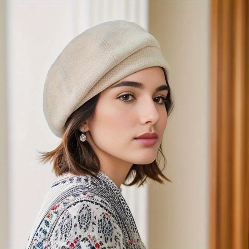 Chapeau Cloche Féminin en Molleton - Accessoire Élégant pour Style Raffiné