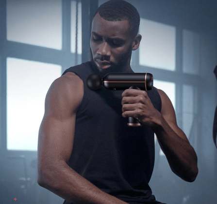 Pistolet de massage portable avec accessoires pour récupération musculaire 4