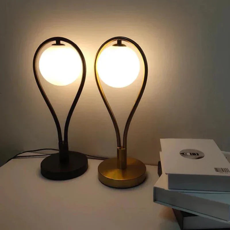 Lampe de bureau élégante et simple - BlxckFR