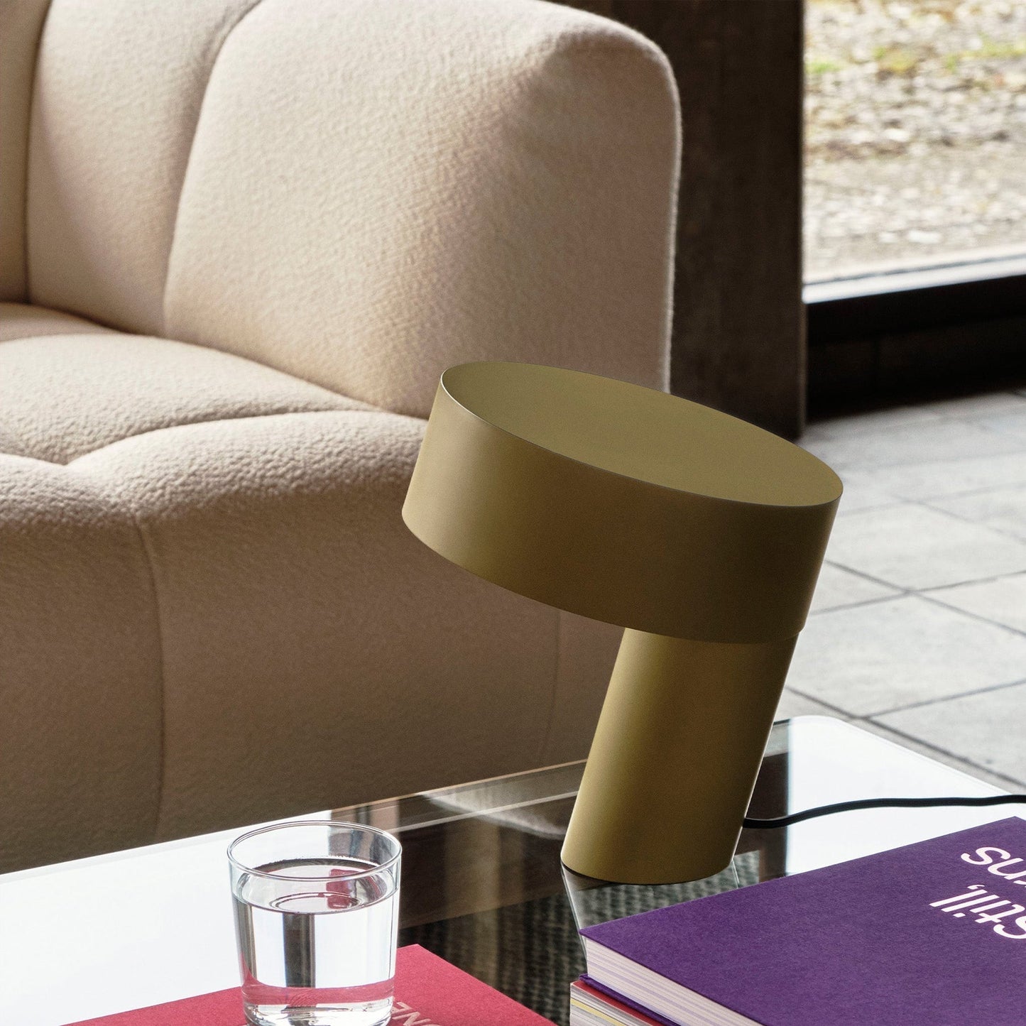 Lampe de Bureau Élégante en Acier | Design Tendance et Éclairage LED Énergétique