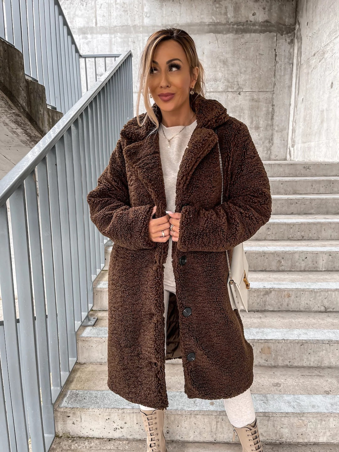 Manteau Hivernal Douillet et Spacieux en Laine