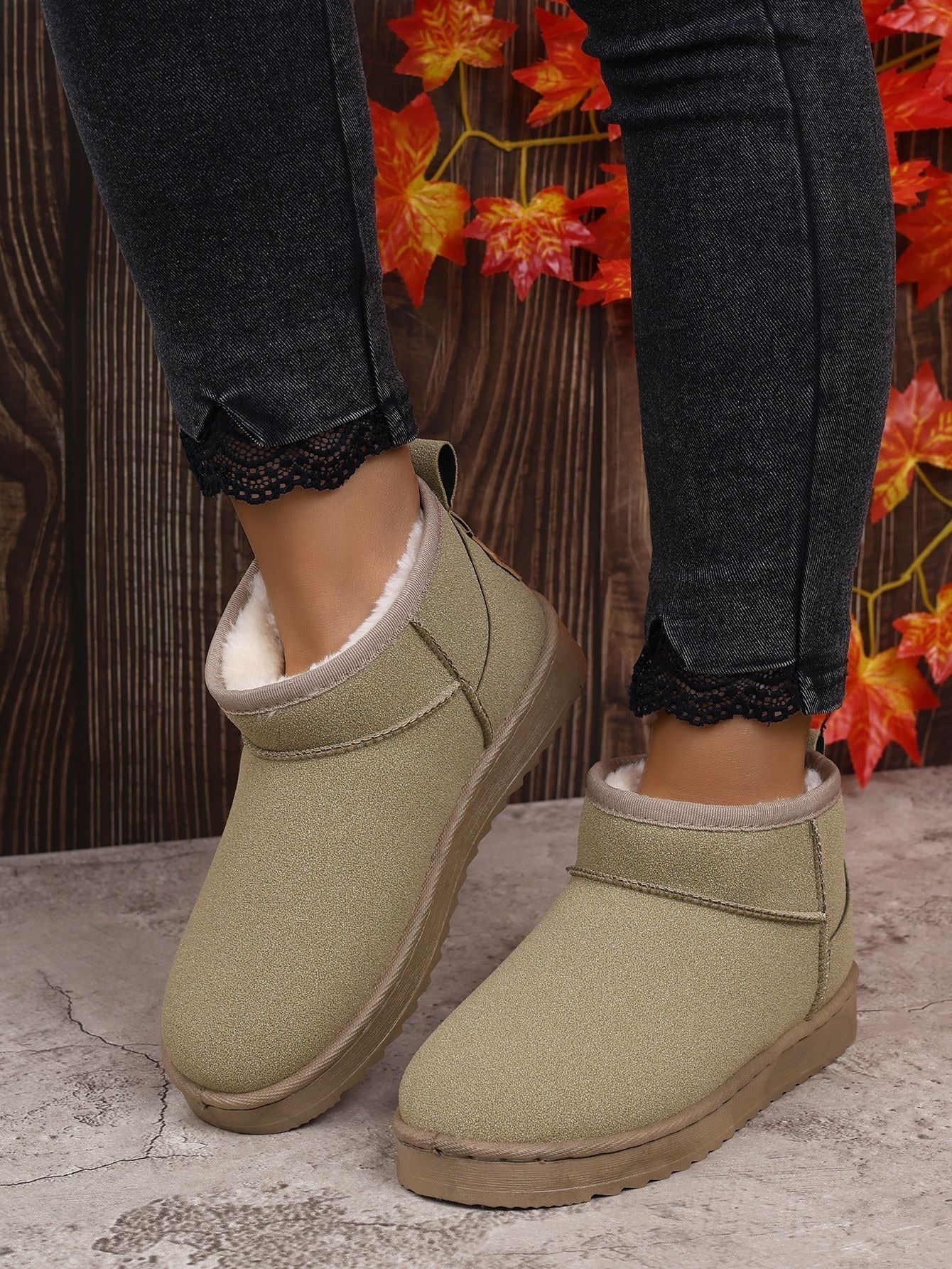 Bottines Femme Courtes et Chauffantes à Talon Plat avec Doublure Fourrée - Chaussures Noires Élégantes pour Hiver