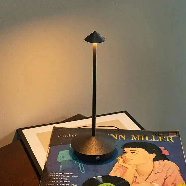 Lampe de Bureau LED Compacte et Étanche