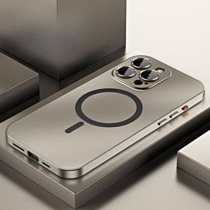 Étui Métal Magnétique | Protection Élégante pour iPhone