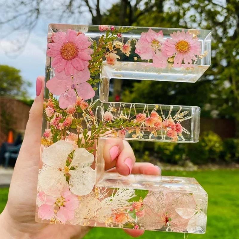 Lampe Résine Élégante aux Fleurs Séchées