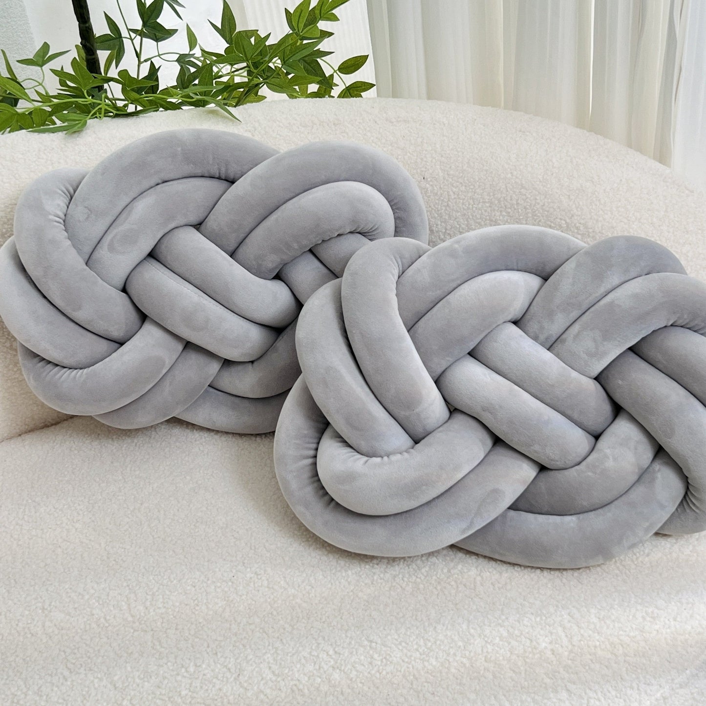 Coussins Mignons en Peluche pour Décorer Votre Maison