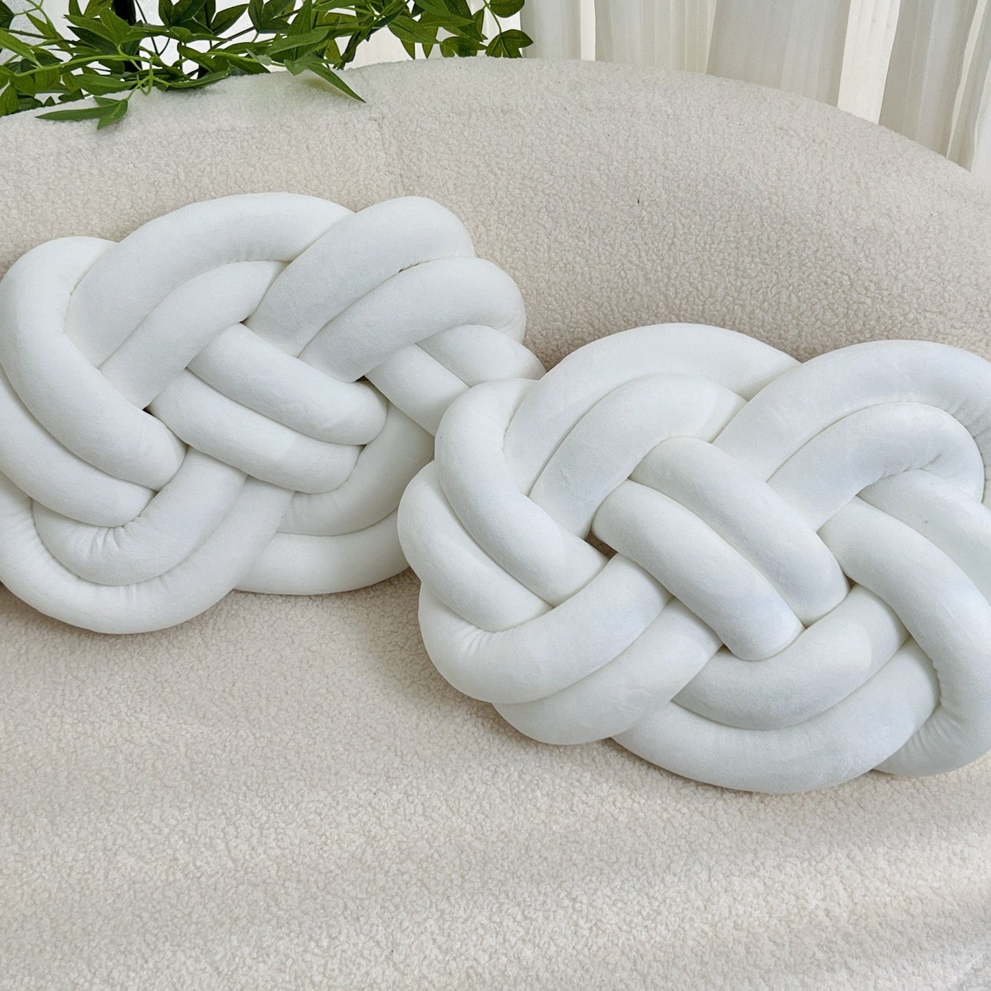 Coussins Mignons en Peluche pour Décorer Votre Maison