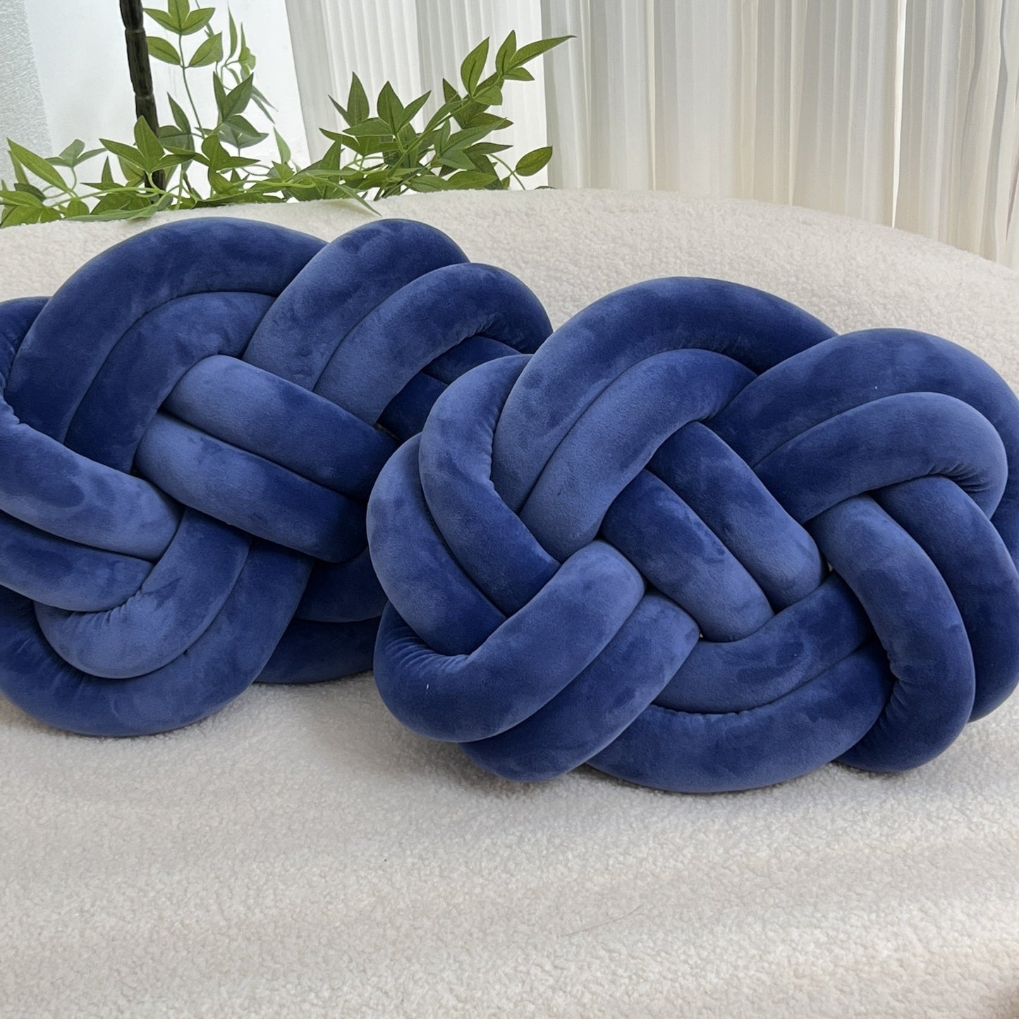 Coussins Mignons en Peluche pour Décorer Votre Maison