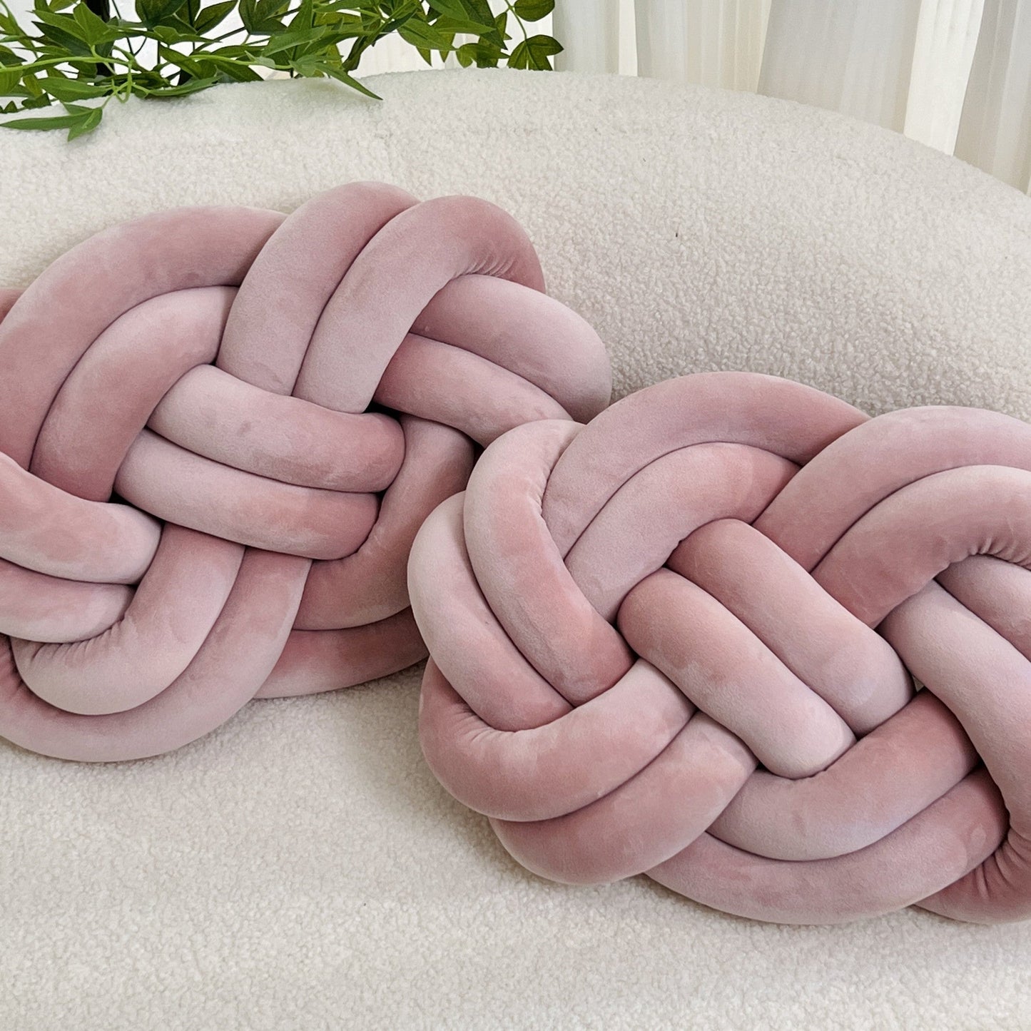 Coussins Mignons en Peluche pour Décorer Votre Maison