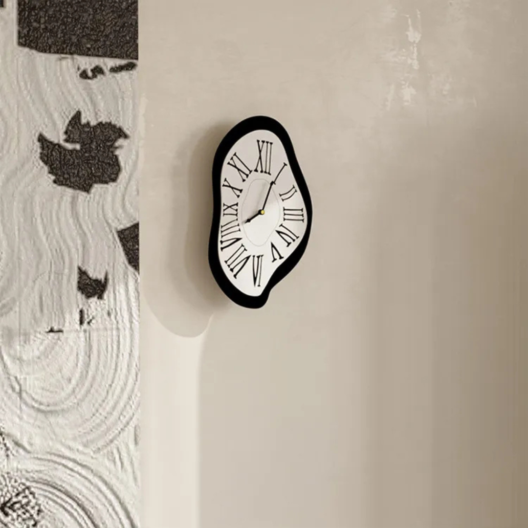 Horloge Murale Design Chiffres Romains Élégante