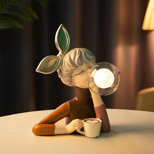 Lampe de Table Fille en Résine avec Abat-Jour en Verre - BlxckFR