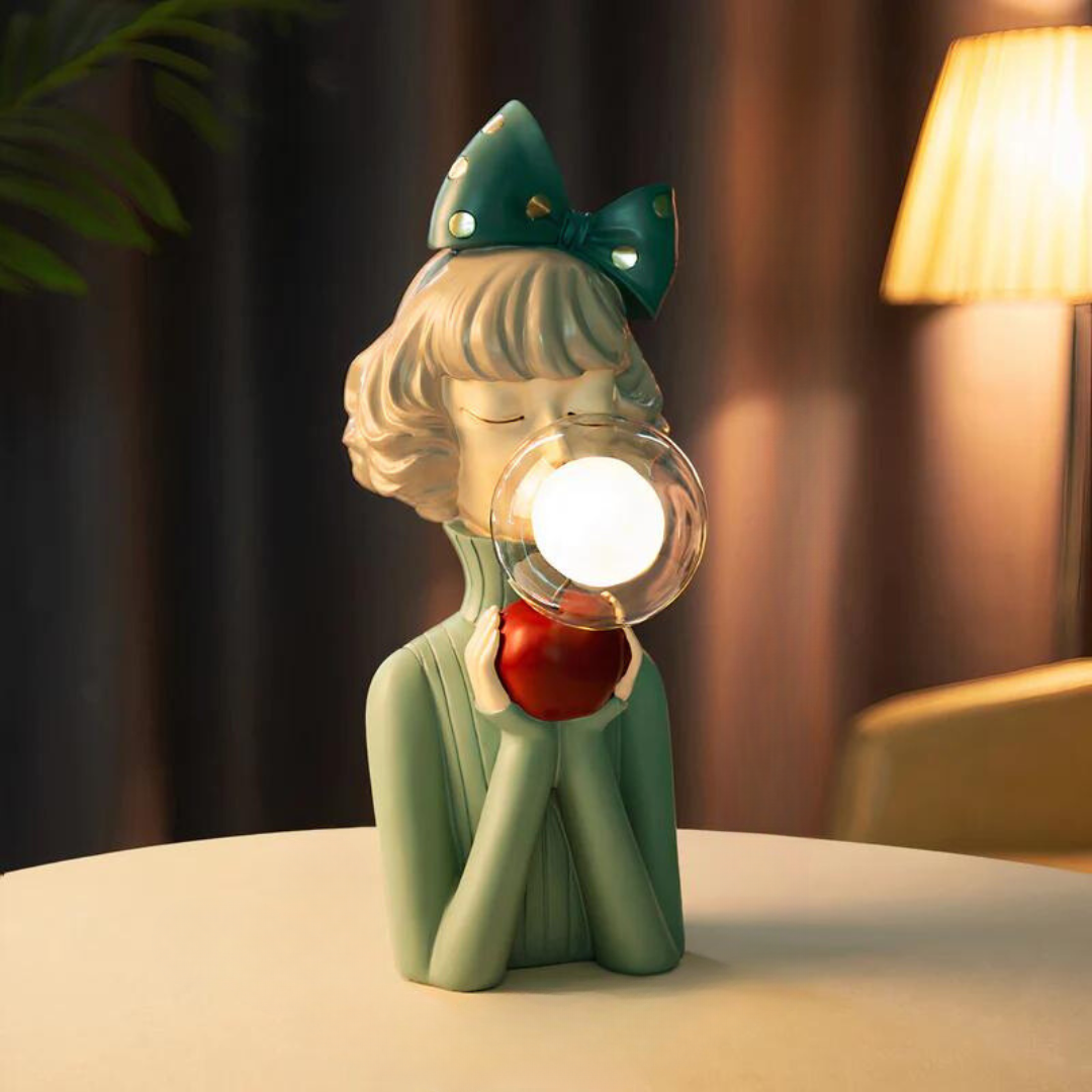 Lampe de Table Fille en Résine avec Abat-Jour en Verre