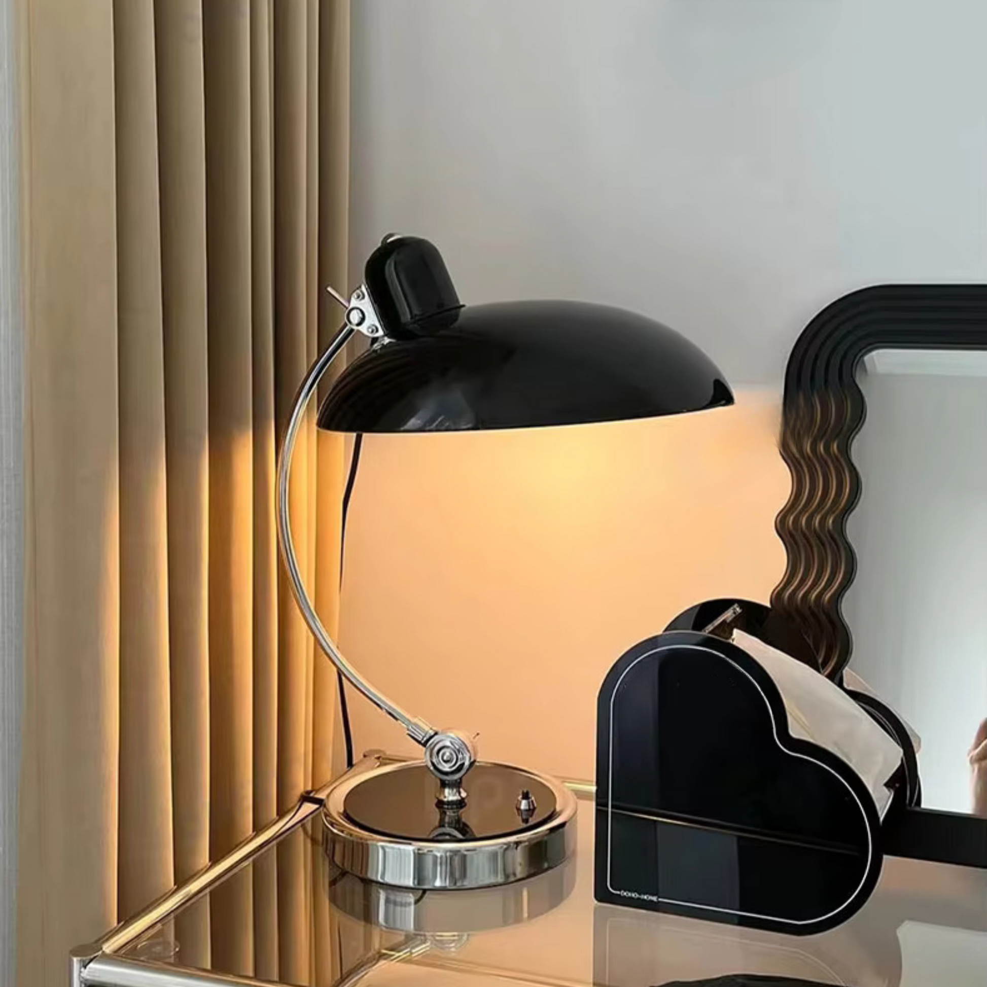 Lampe de Bureau Moderne en Métal Chromé - BlxckFR