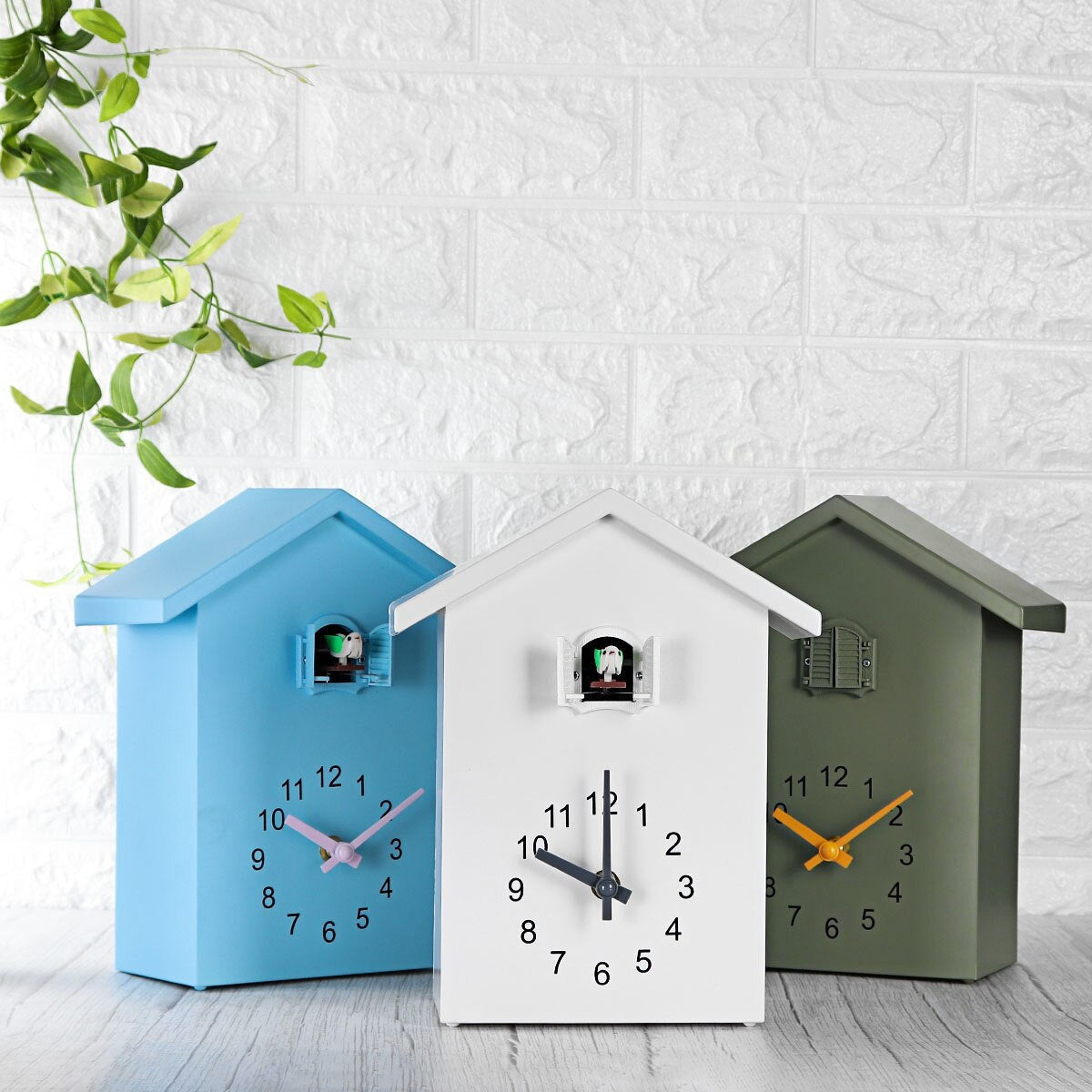 Horloge Murale Élégante - Cadran Classique, Piles Incluses, Matériau Résistant - Foivo