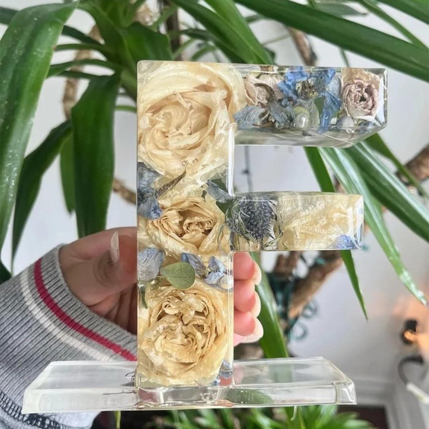 Lampe Résine Élégante aux Fleurs Séchées