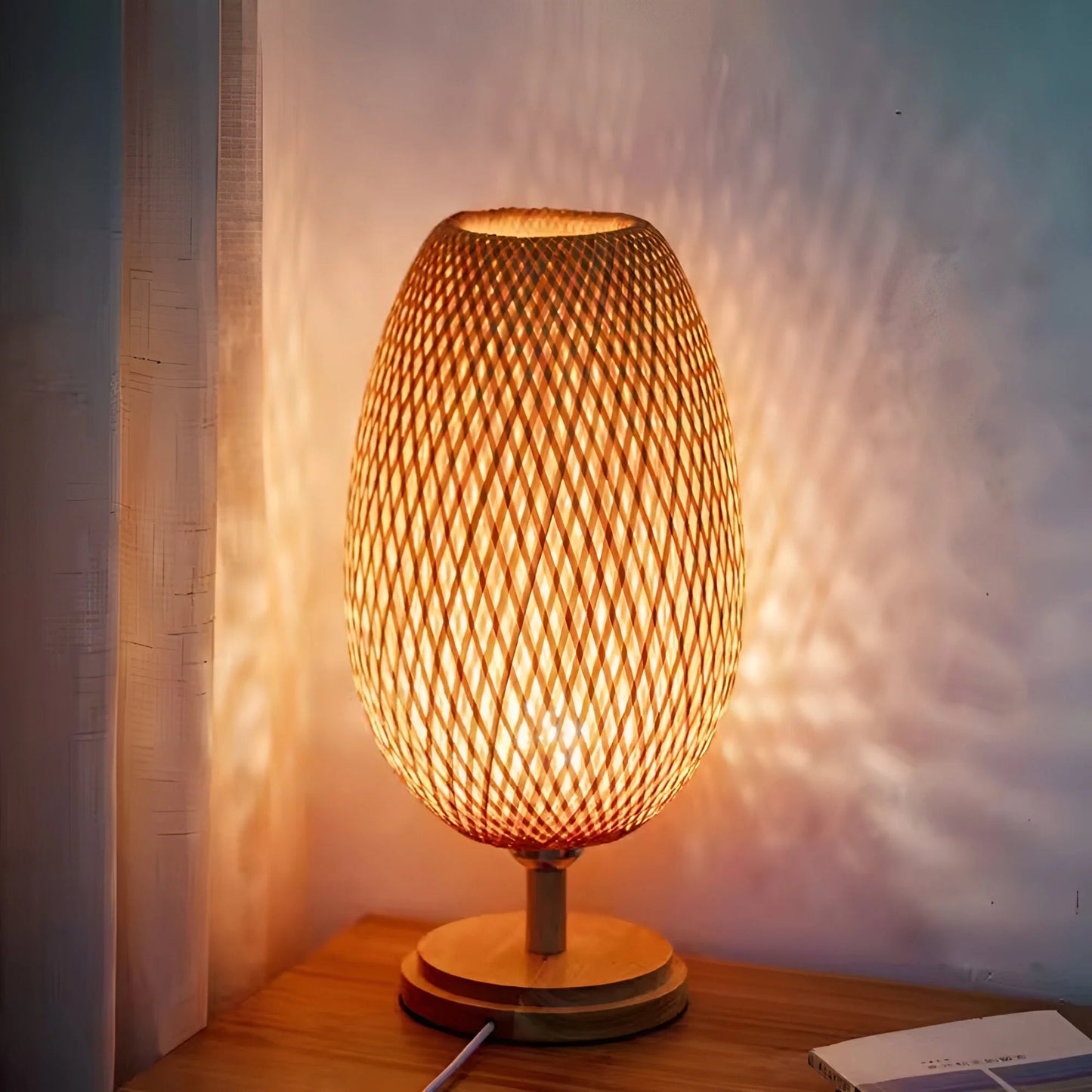 Lampe de Table en Rotin Chaleureuse et Élégante