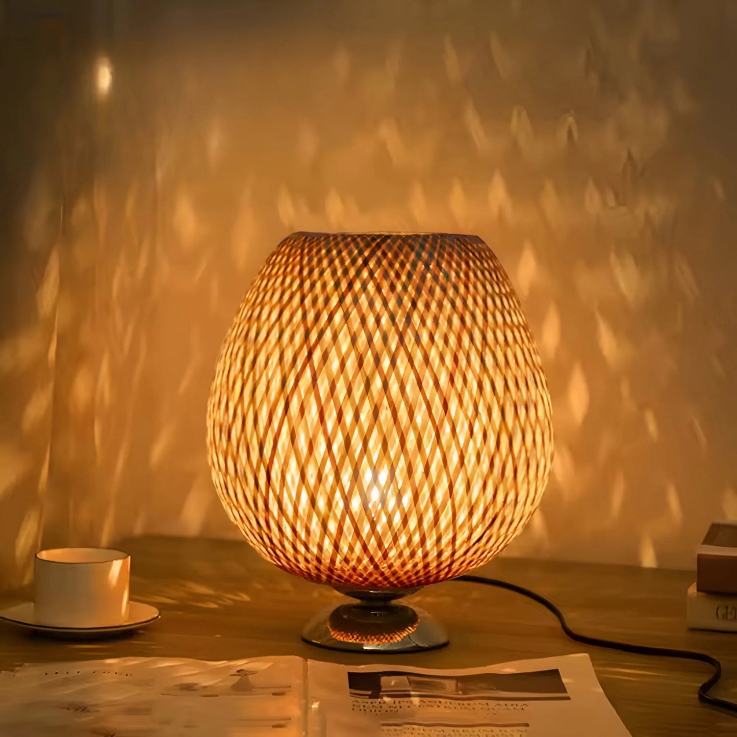 Lampe de Table en Rotin Chaleureuse et Élégante