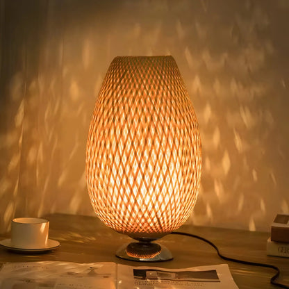 Lampe de Table en Rotin Chaleureuse et Élégante