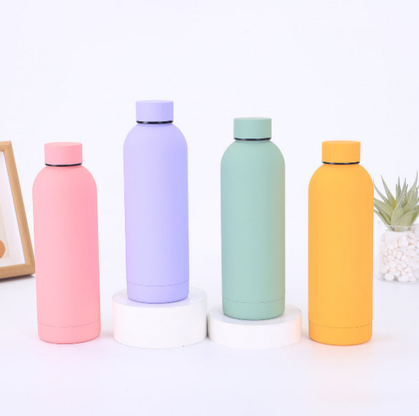 Bouteille Isotherme Femme Design Moderne 1