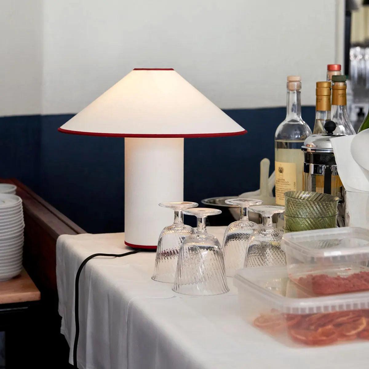 Lampe de Bureau Design et Raffinée | Éclairage Doux et Décor Élégant