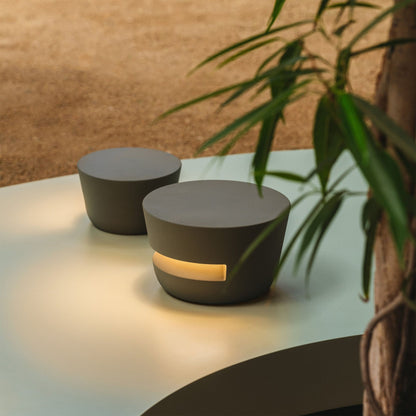 Lampe de Jardin Extérieure Robuste et Élégante