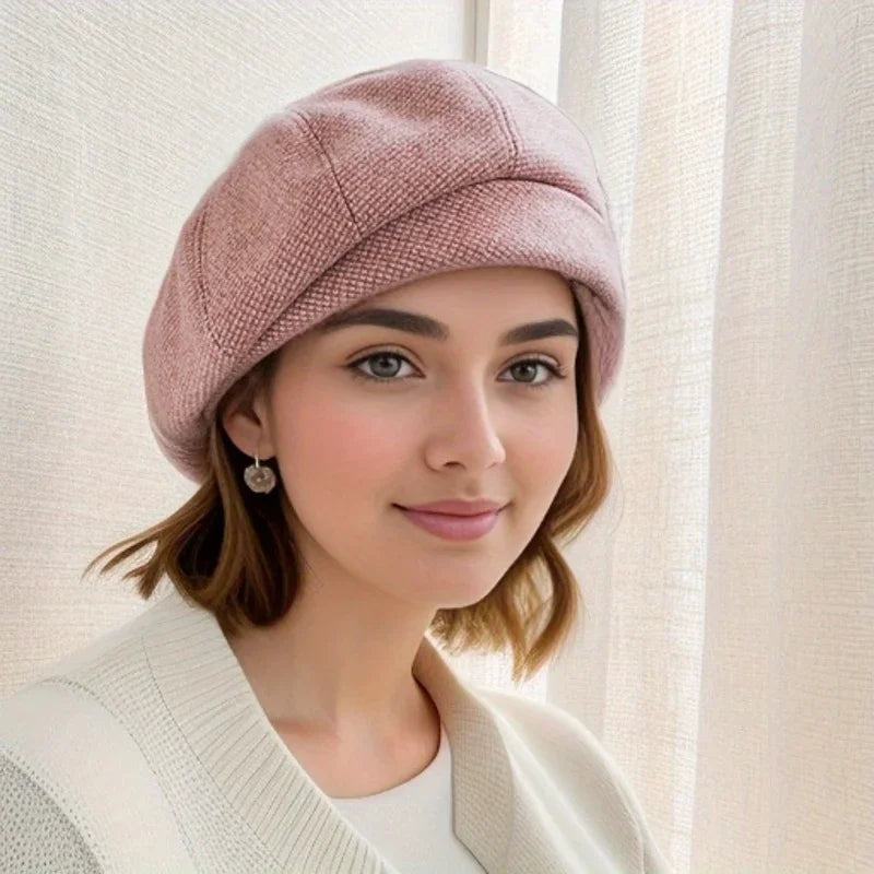 Chapeau Cloche Féminin en Molleton - Accessoire Élégant pour Style Raffiné