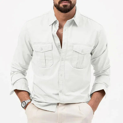 Chemise élégante coupée classique avec charme intemporel