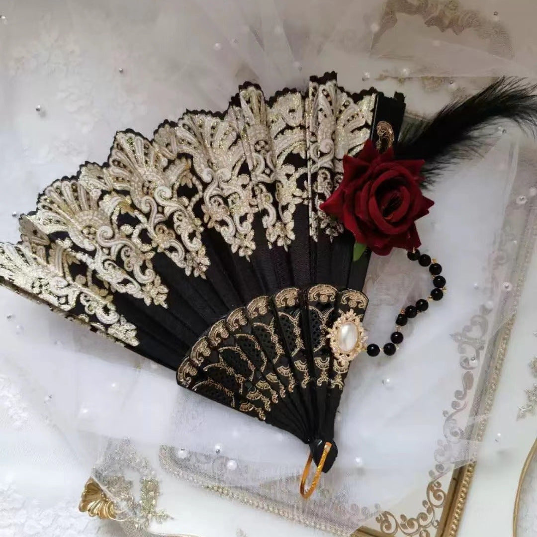 Éventail pour femme au design artistique et décorations raffinées 1