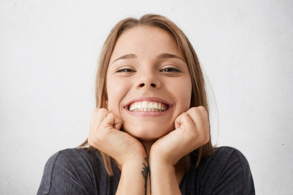 Facettes Dentaires DentAlign – Ajustement Naturel et Confortable, Matériau Composite Durable, Amélioration Rapide du Sourire 2