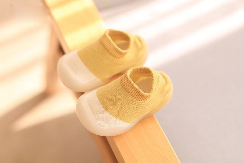 Chaussons de Marche Bébé Fille - Doux et Antidérapant pour Premiers Pas