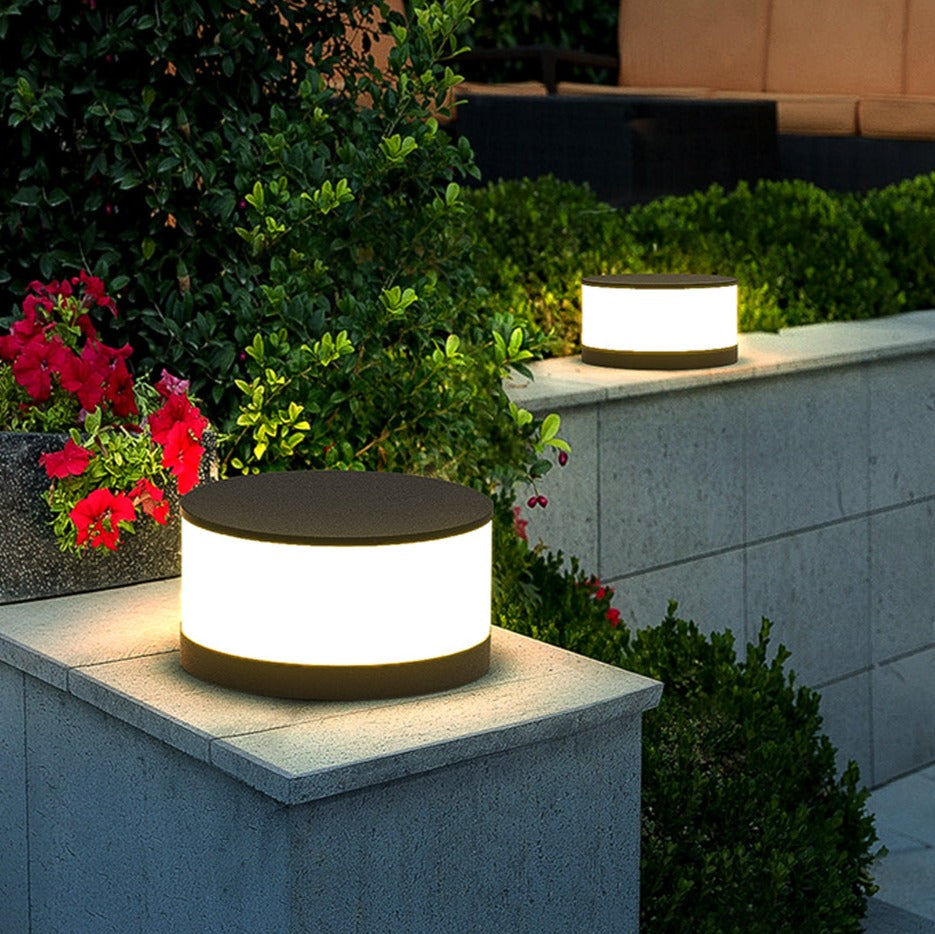 Lampe Extérieure Solaire Élégante | Éclairage Intelligent et Étanche