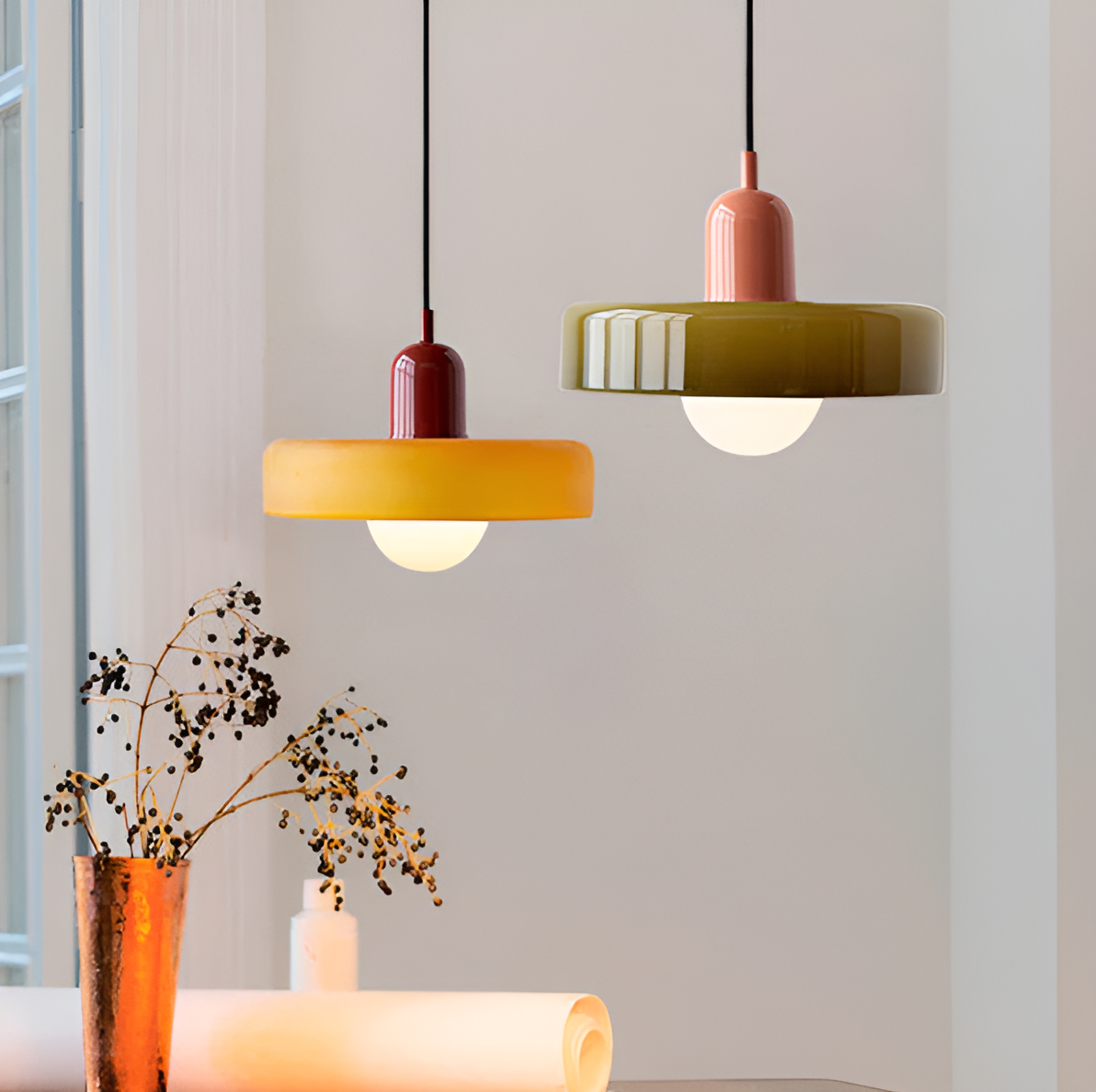 Luminaire Suspendu en Verre Coloré et Réglable, Applique Murale Élégante - Foivo