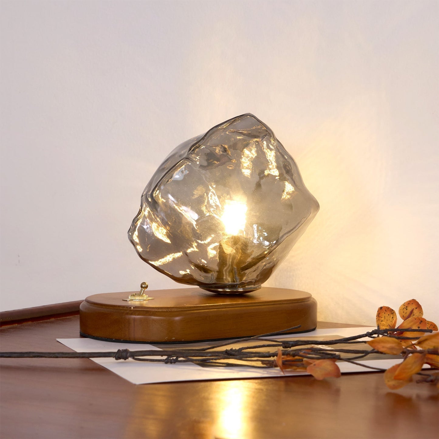 Lampe de Table en Verre Doré Élégante