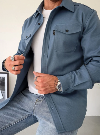 Veste homme élégante à boutons dorés