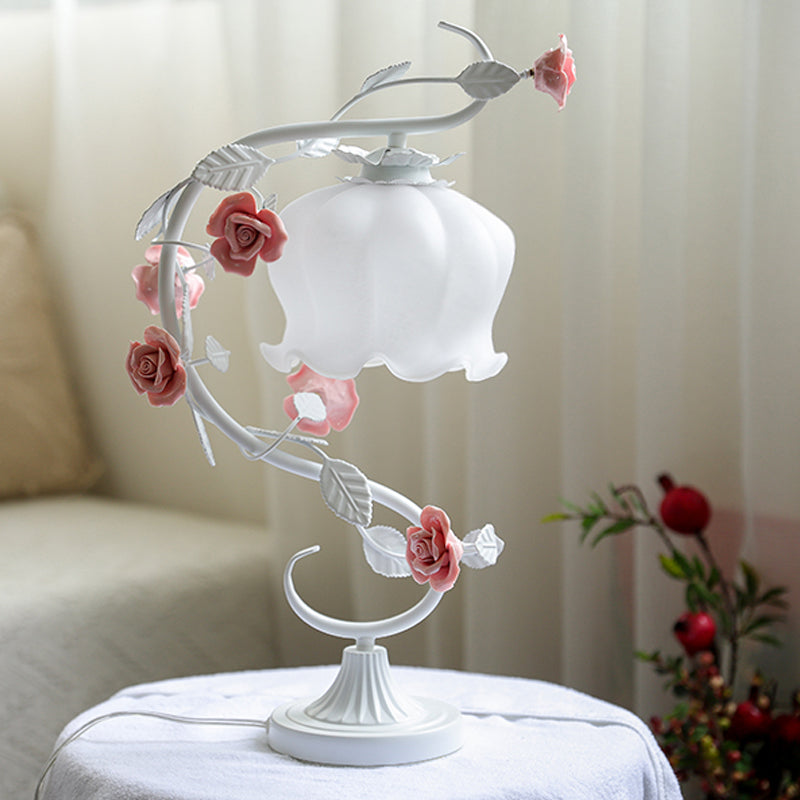 Lampe de Table Fleurie Design Romantique 1