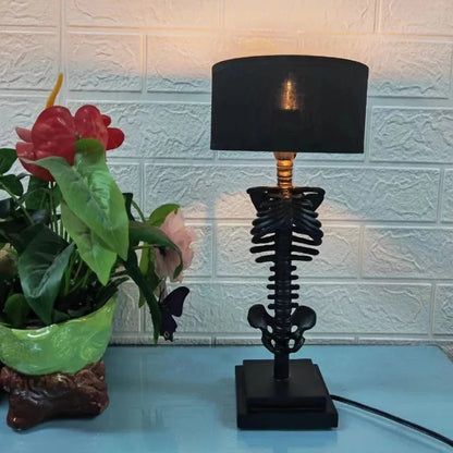 Lampe de Table Gothique Squelette Artisanale 3