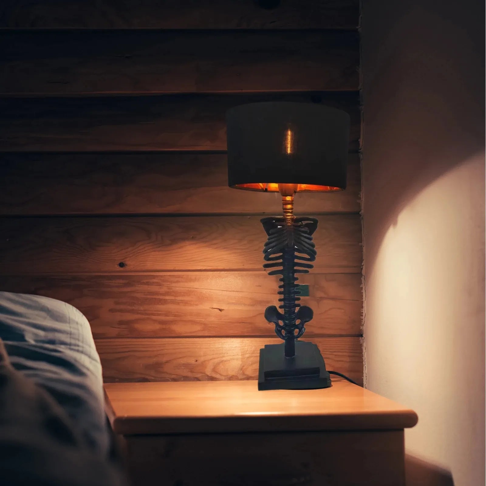 Lampe de Table Gothique Squelette Artisanale 5