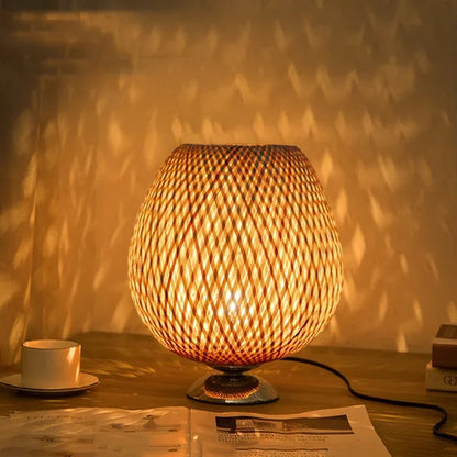Lampe de Table Vintage Artisanale en Bois Durable 8