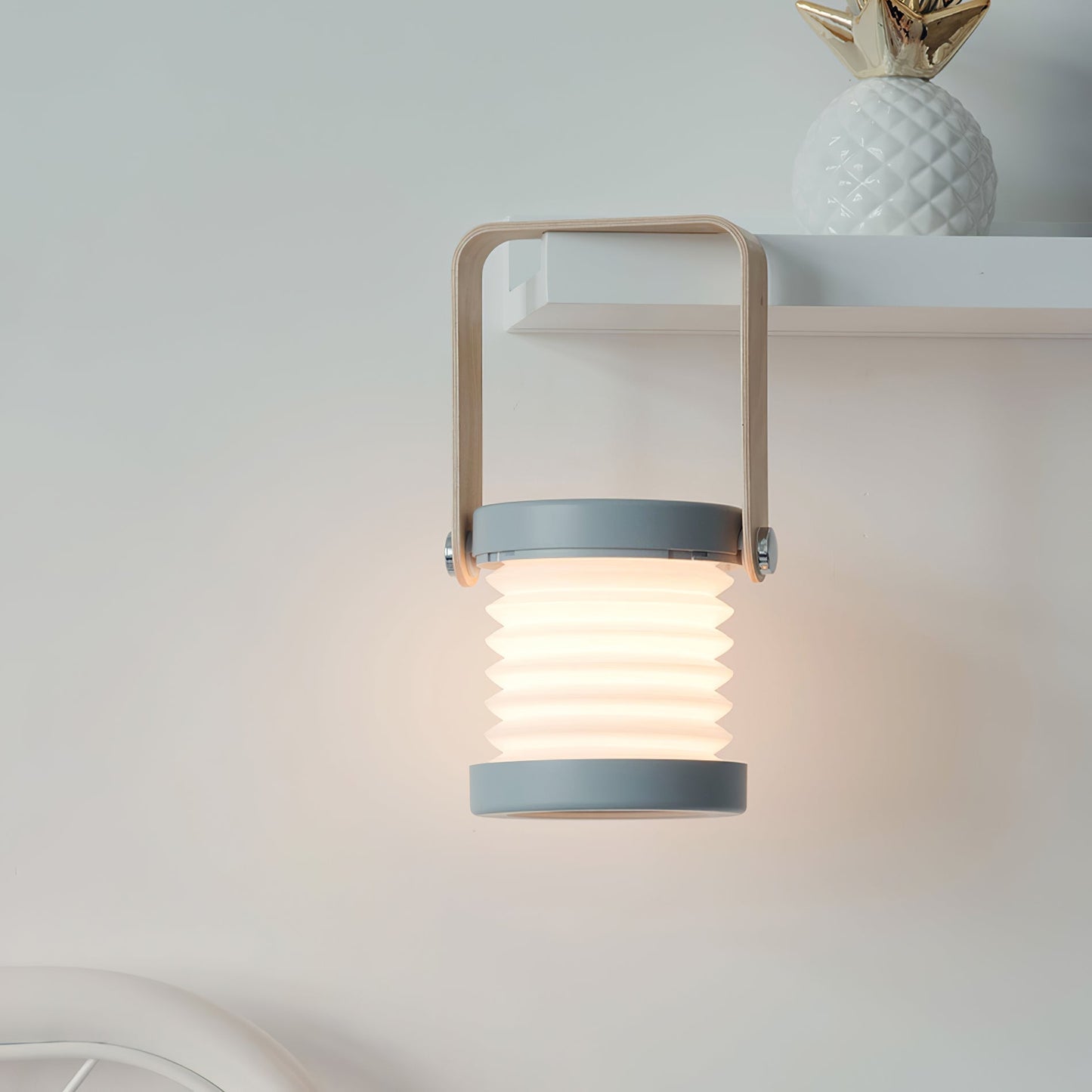 Lampe de Bureau Compacte et Raffinée
