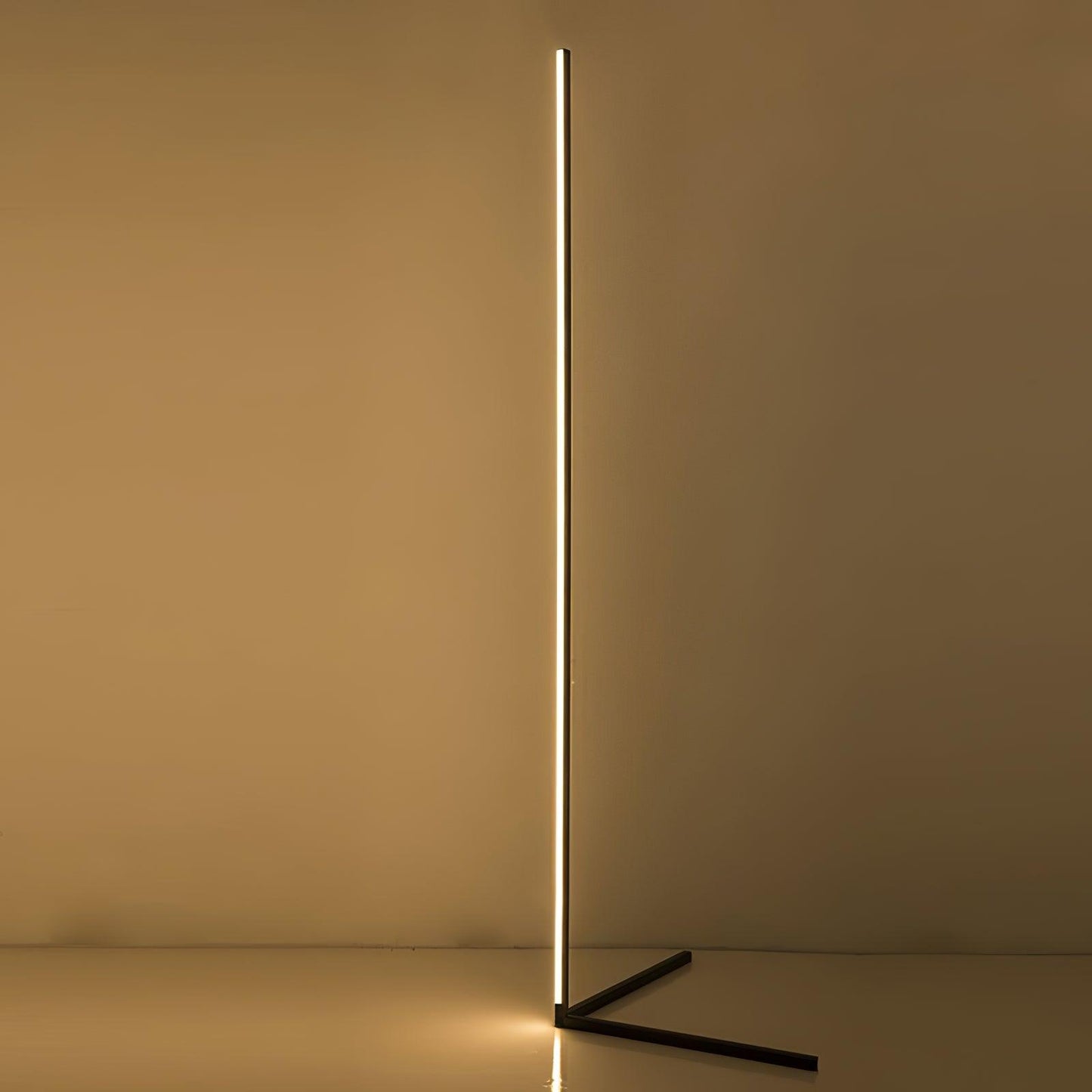 Lampe de Sol Élégante avec Base Rondement Sculptée - Foivo