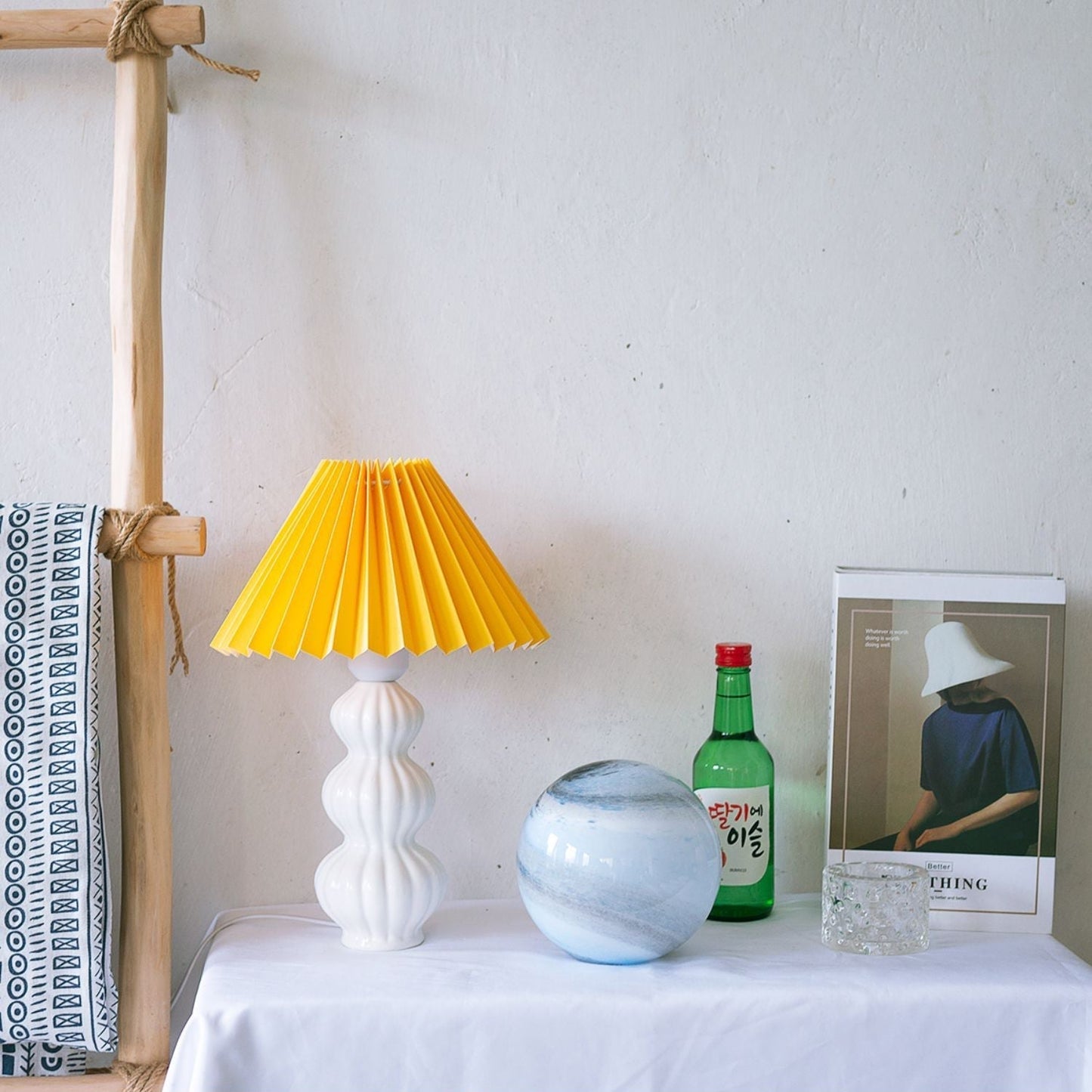 Lampe de Bureau Élégante en Plis