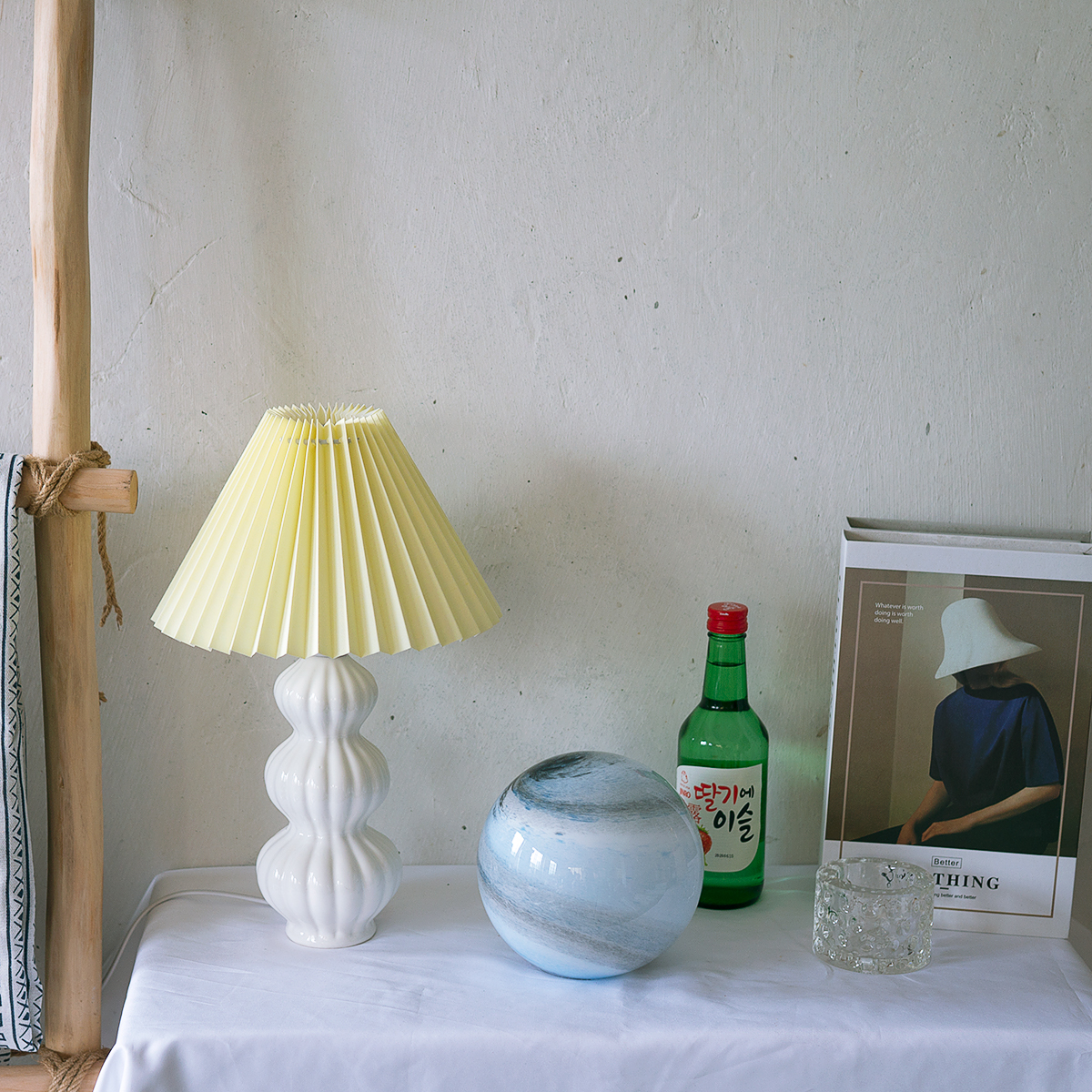 Lampe de Bureau Élégante en Plis