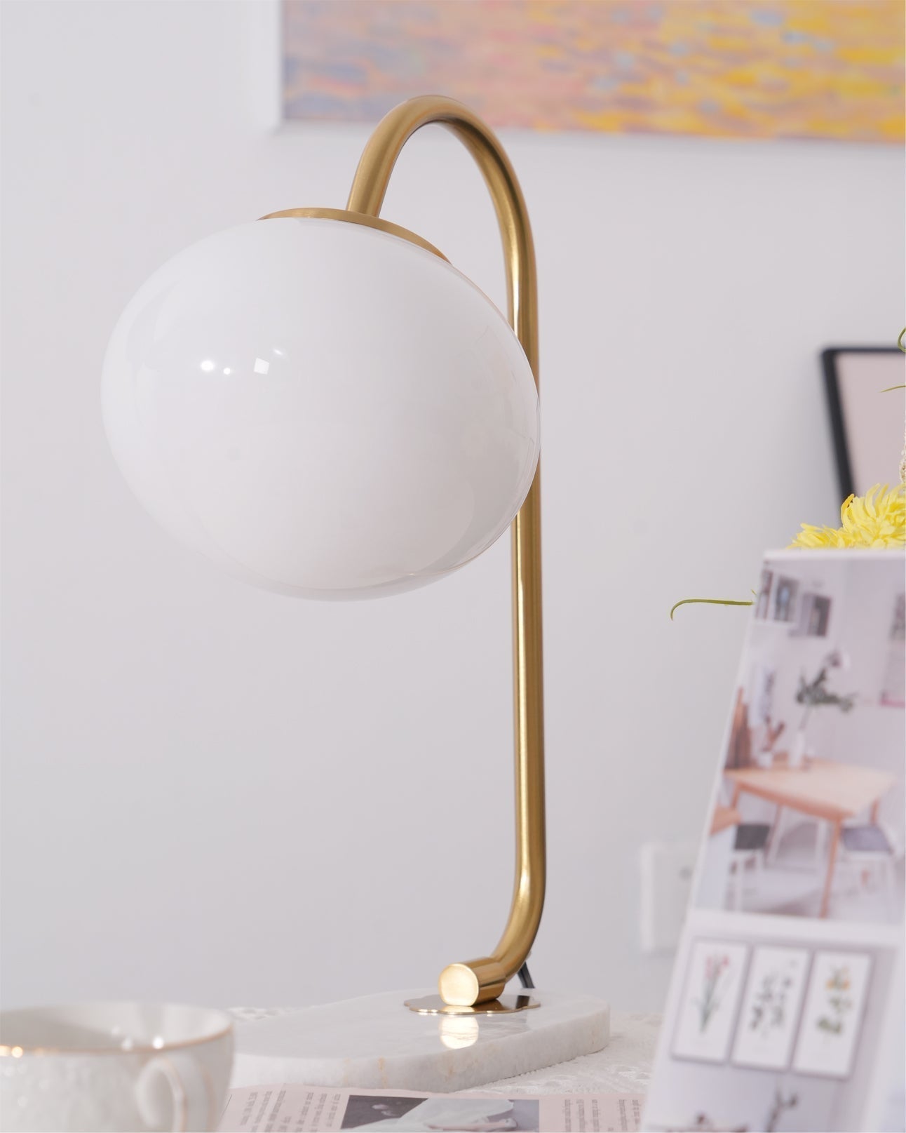 Lampe de Bureau Colorée en Verre | Finition Or et Abat-jour Fuchsia