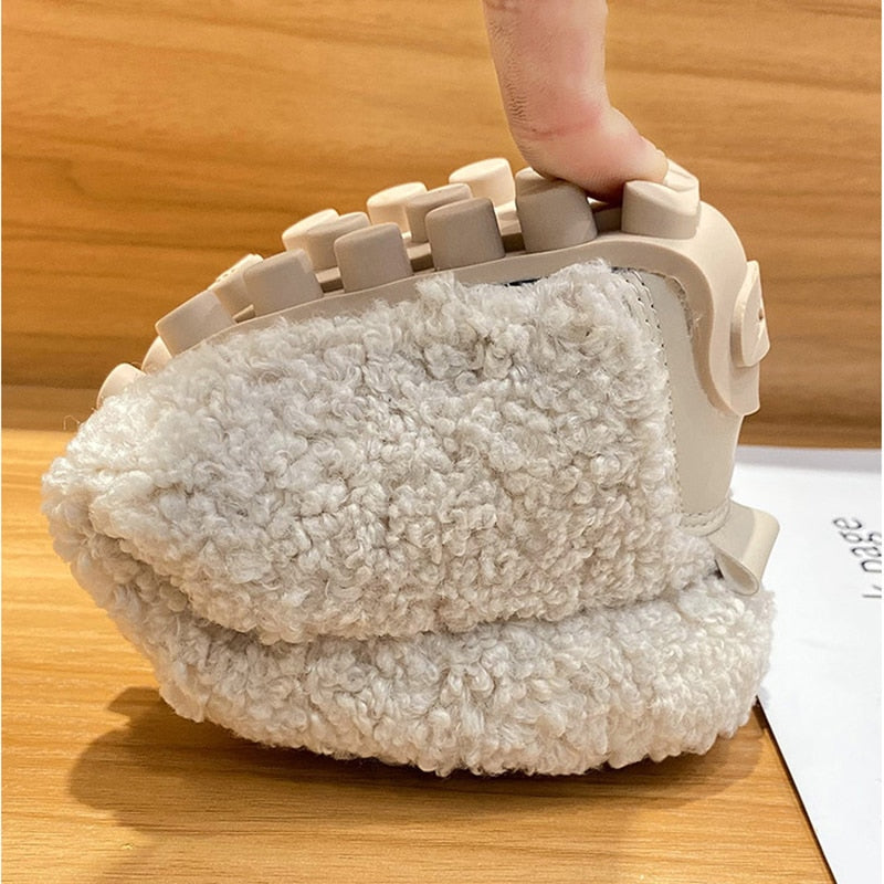 Pantoufles Confortables en Peluche Antidérapantes 4