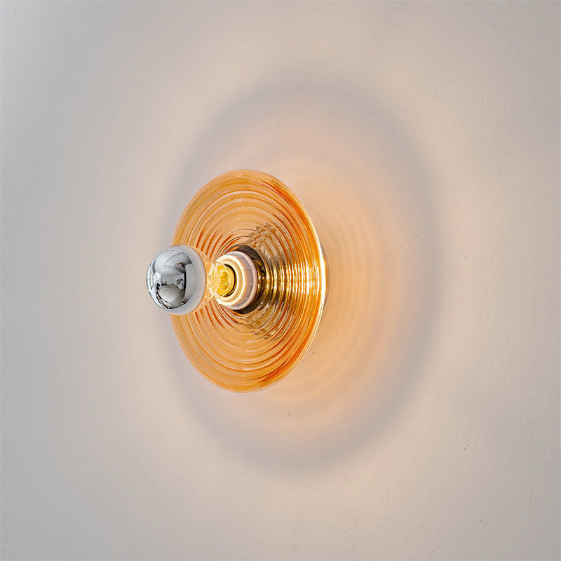 Lampe murale élégante en verre pour un éclairage chaleureux