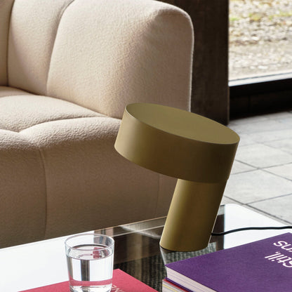 Lampe de Bureau Élégante en Acier | Design Tendance et Éclairage LED Énergétique