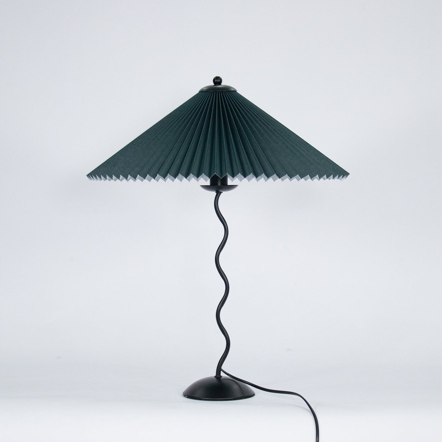 Lampe de Table Design Élégant - Luminaire Moderne Ondoyant pour Maison et Bureau
